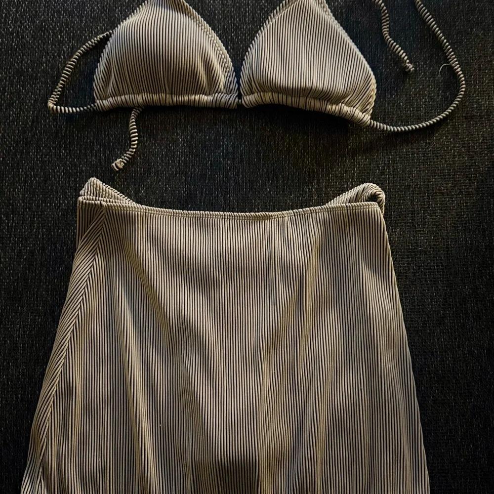 Striped Bikini Set - Picture 3 of 3